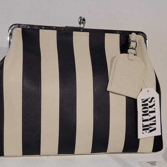 Embossed Premium Leather Kisslock Closure Fannie Bag