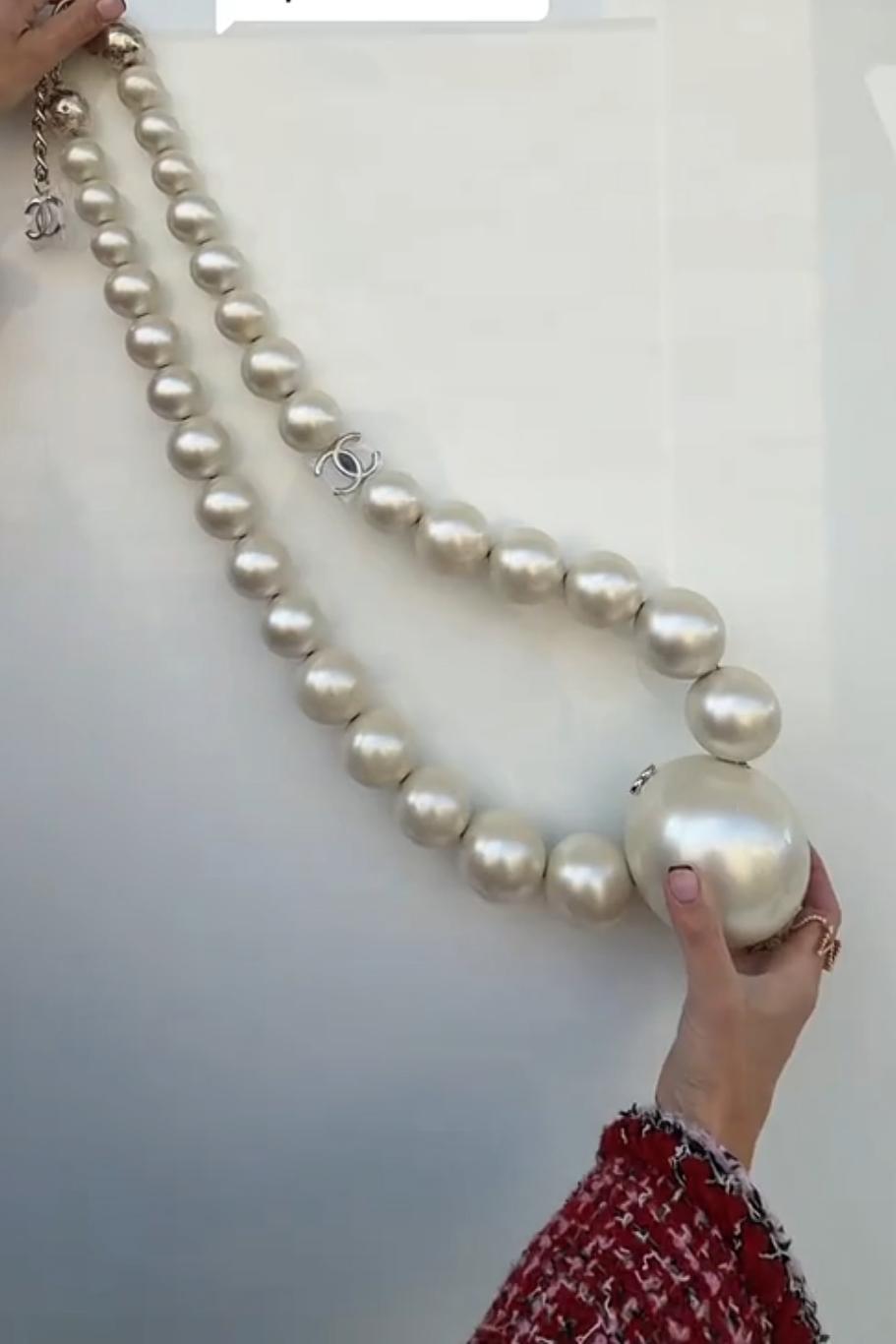 Oversized Pearl Necklace Crossbody Bag