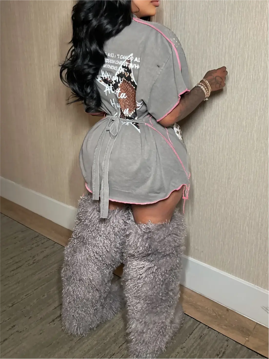 Exclusive hourglass oversized tee pink