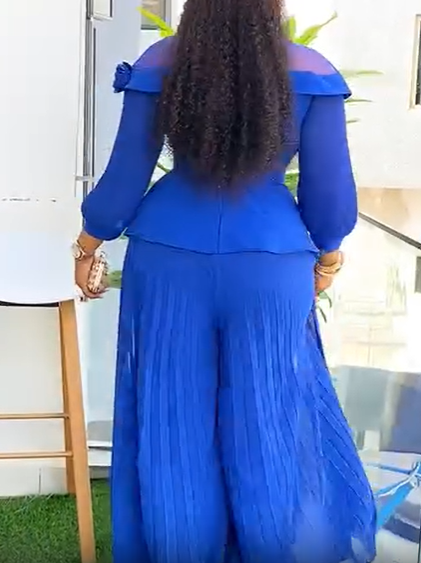 The Elegant 3D Flower 2pc Set