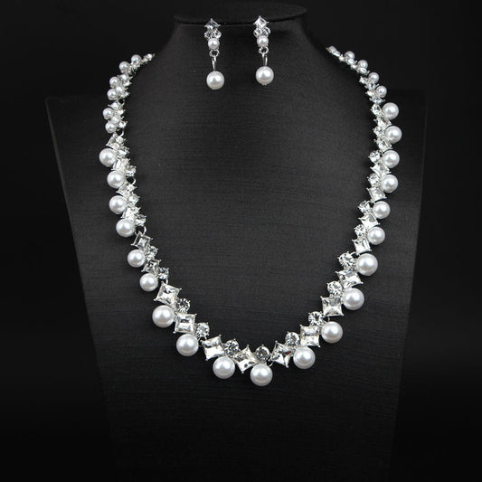 Chic Stoned Pearl Necklace&Earrings