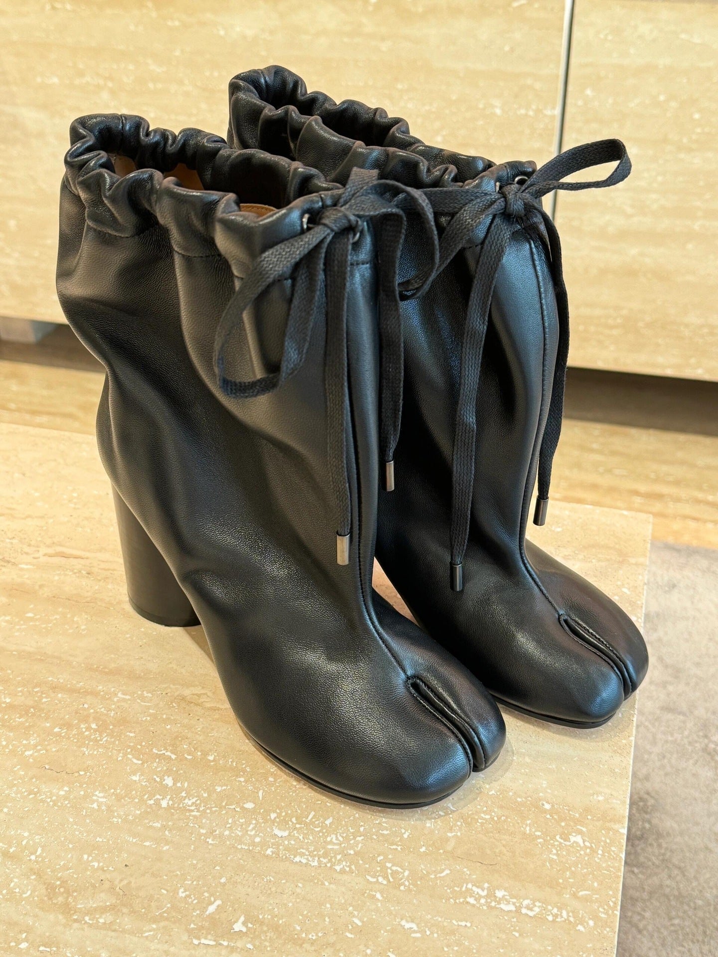 Stylish Split Toe High Boots