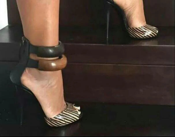 Pinstriped Bangle Heel