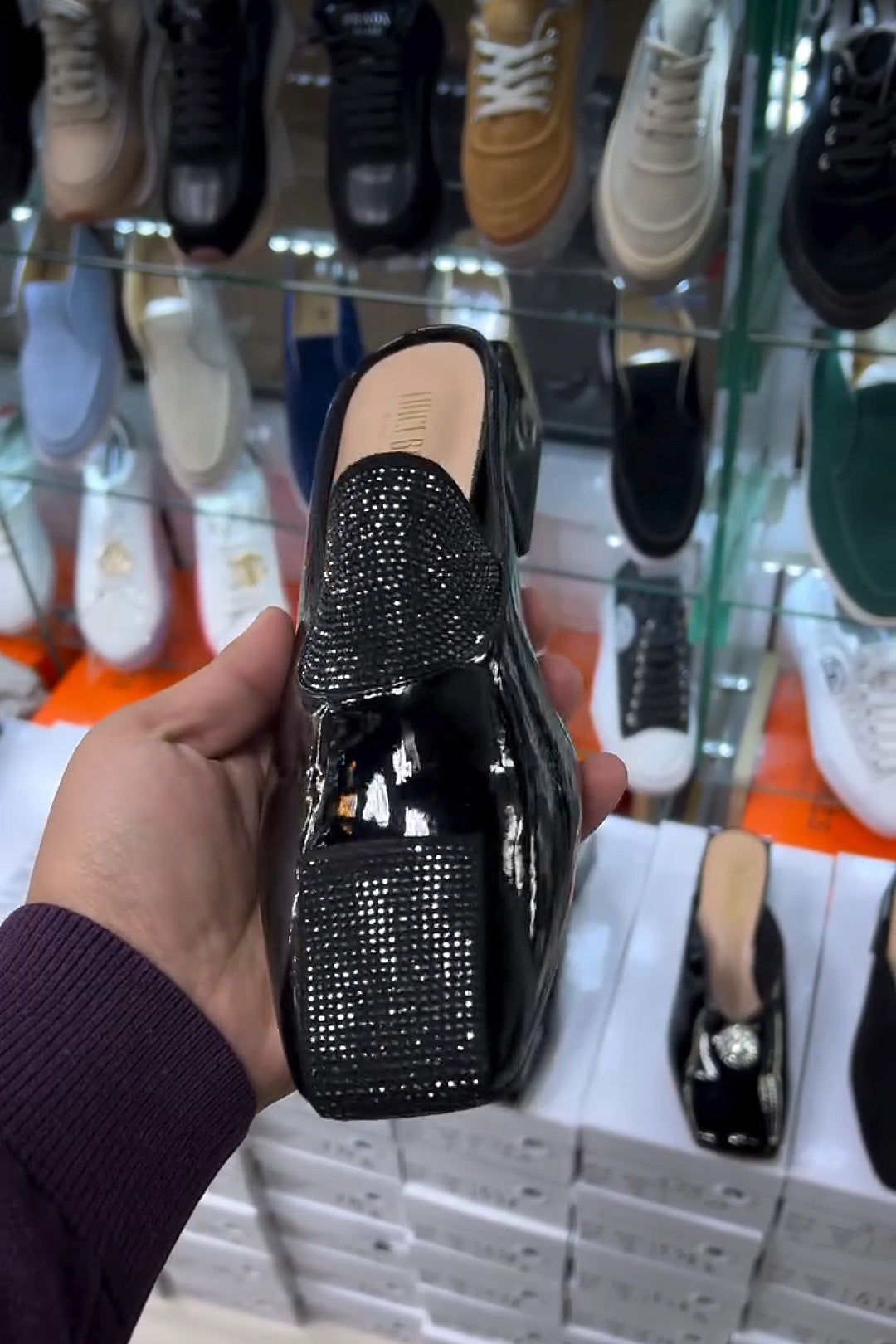 Stylish Patent Leather Sequined Block Heel Slippers