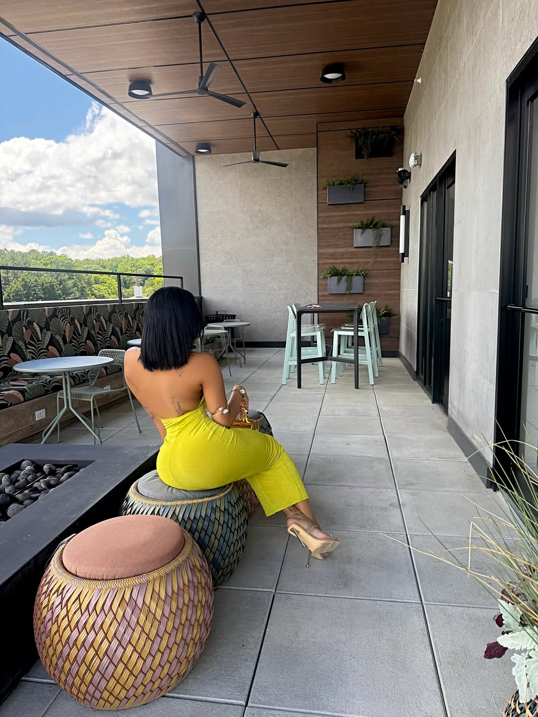 Bold Deep V Bodycon Maxi Dress – Neon Yellow Sleeveless Party Gown