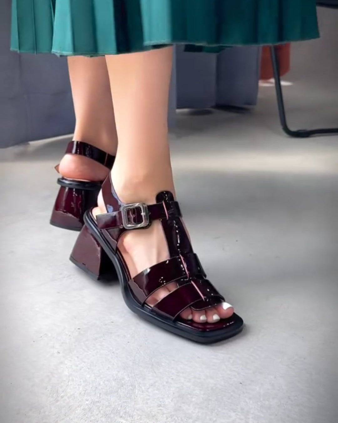 Leather Thick-Heel Sandals