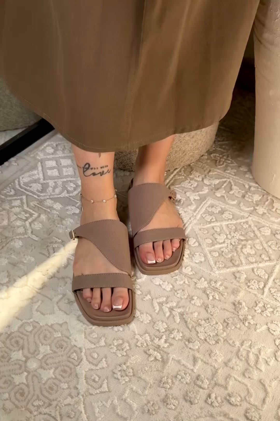 Irregular Cut Suede Sandals with Single Band