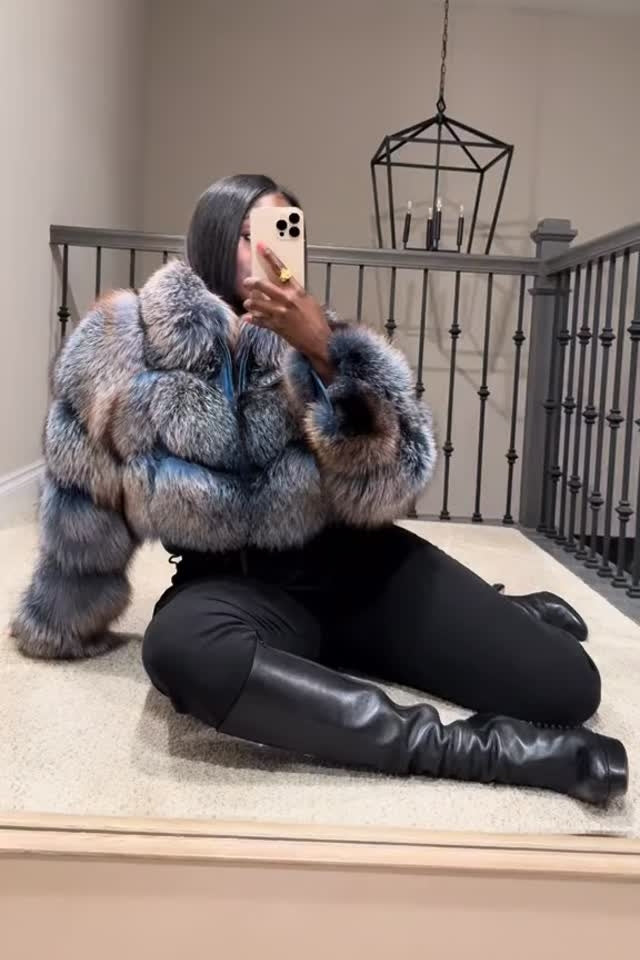 Cropped Faux Fur Jacket