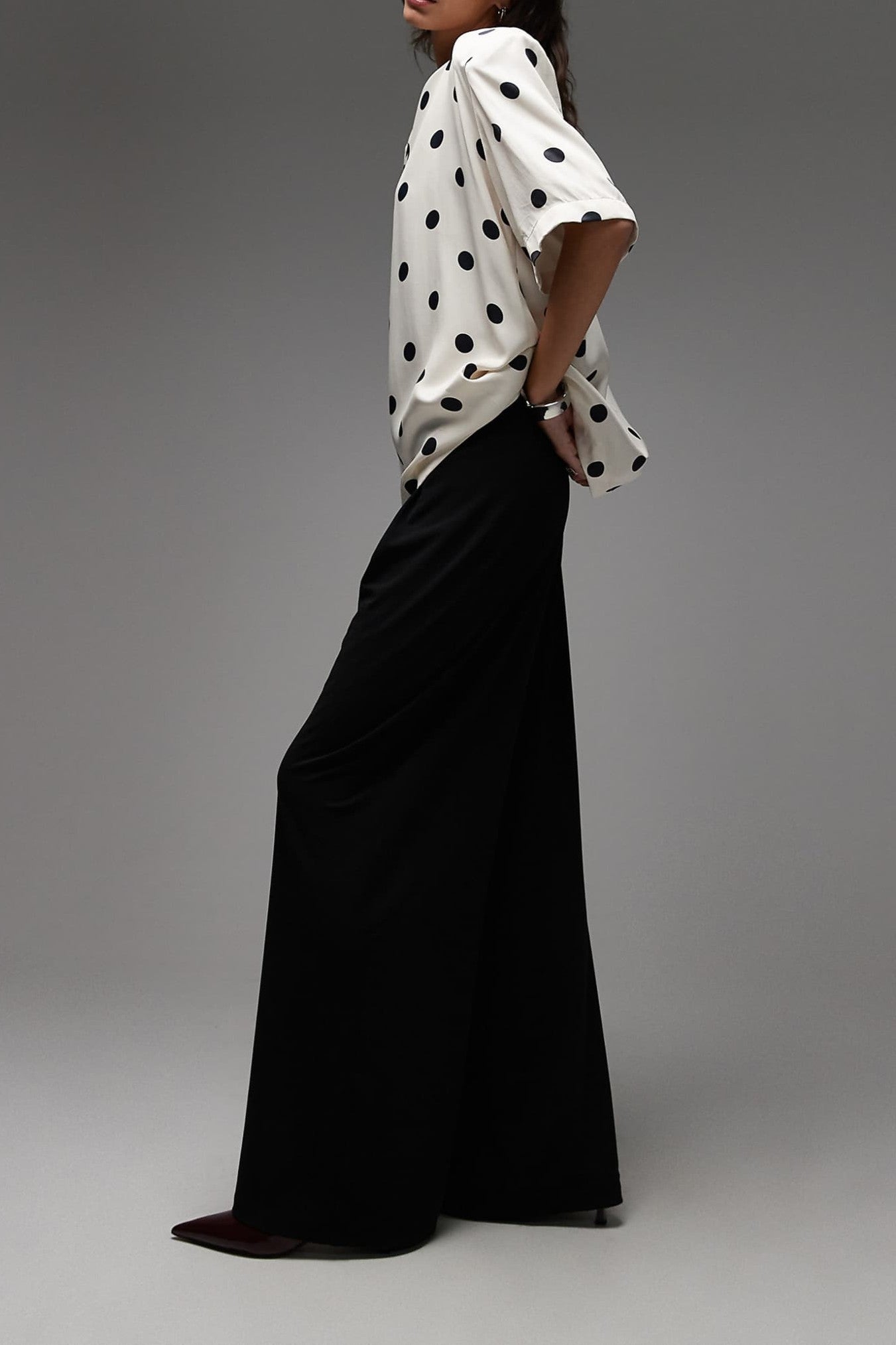 Satin Shoulder Pads T-shirt In Cream Polka Dots