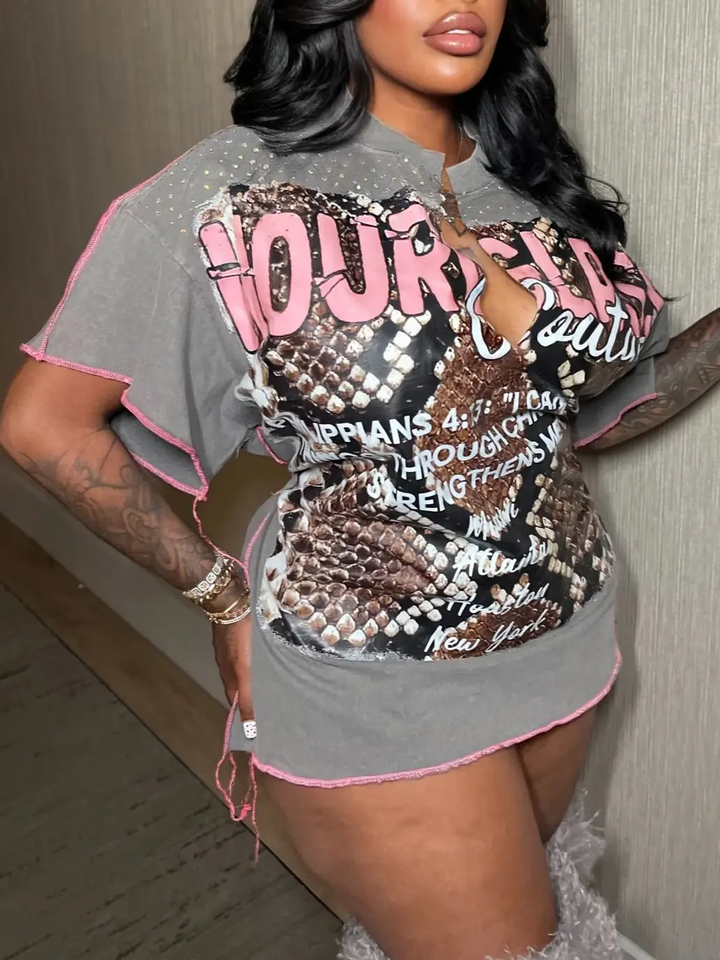 Exclusive hourglass oversized tee pink