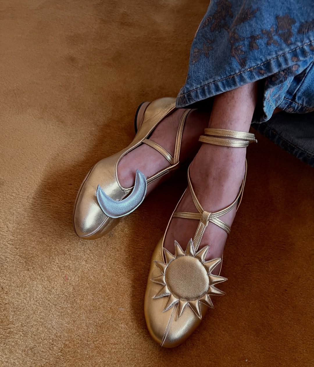 Dual Light Golden Shoes