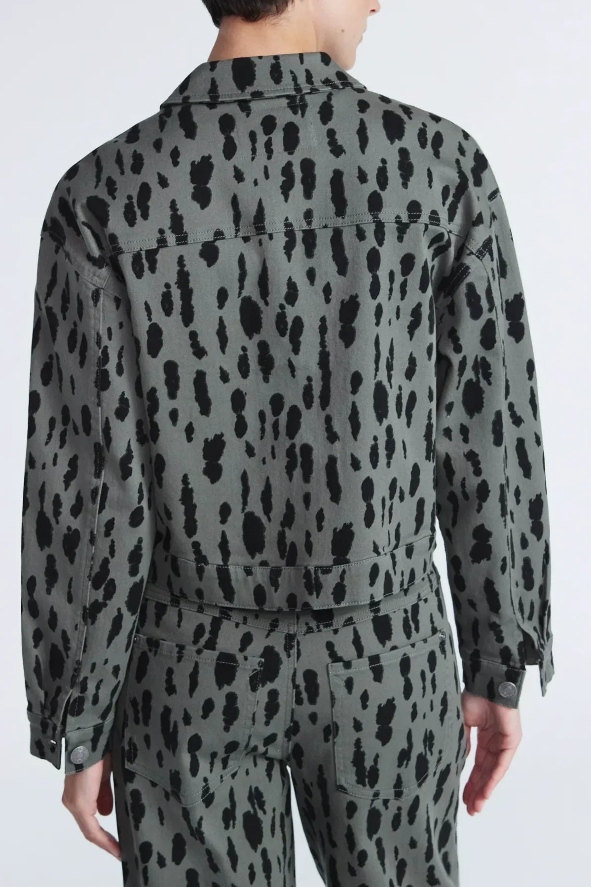 Cropped Denim Trucker Jacket