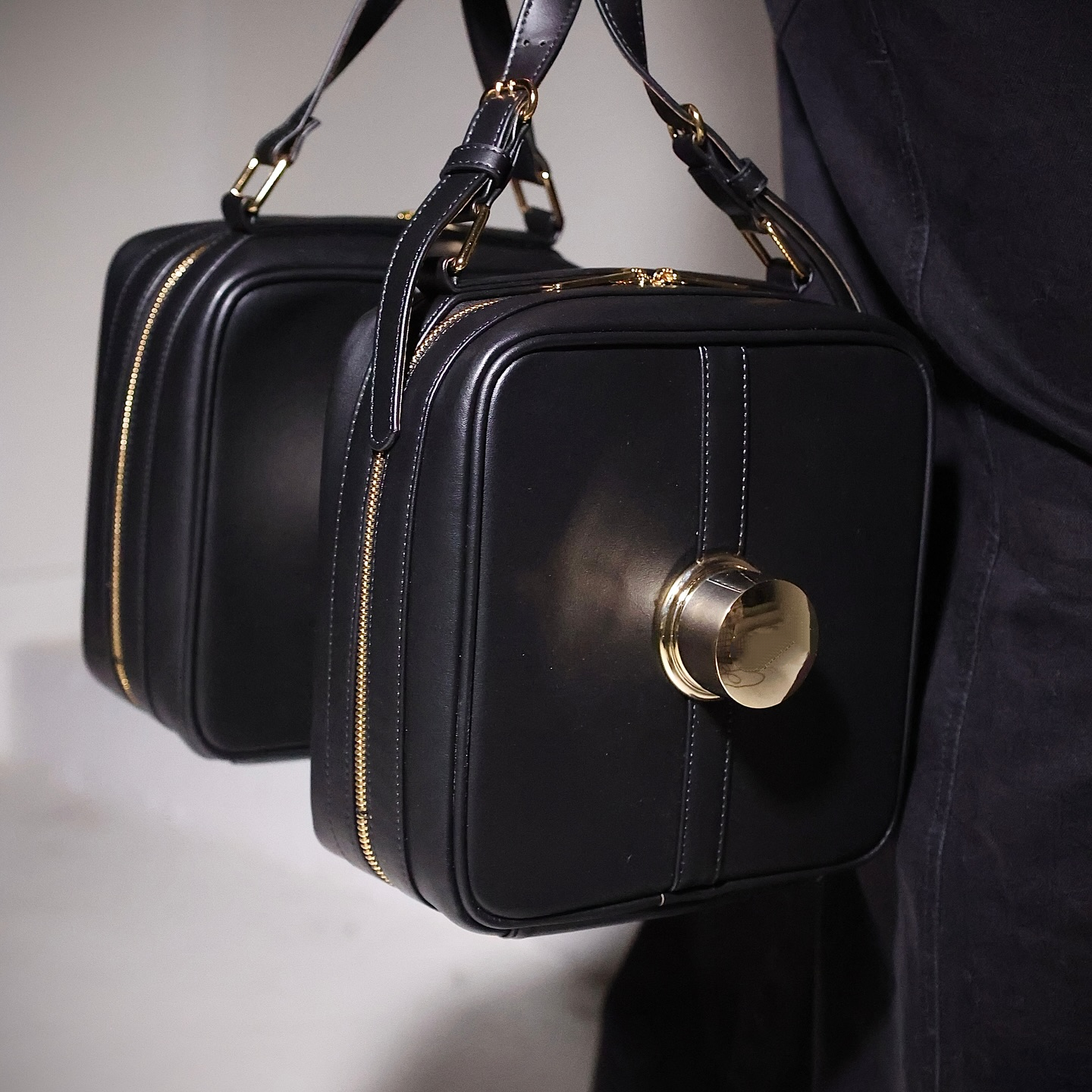 Dumbbell Styled Tote