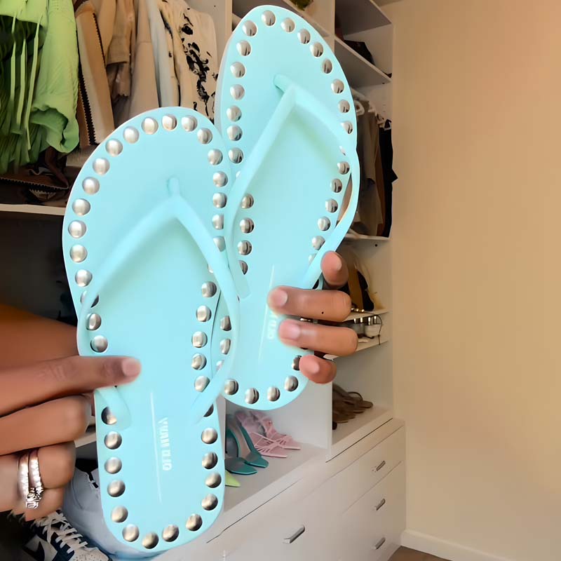 Fashion Rivet Flat Flip Flops