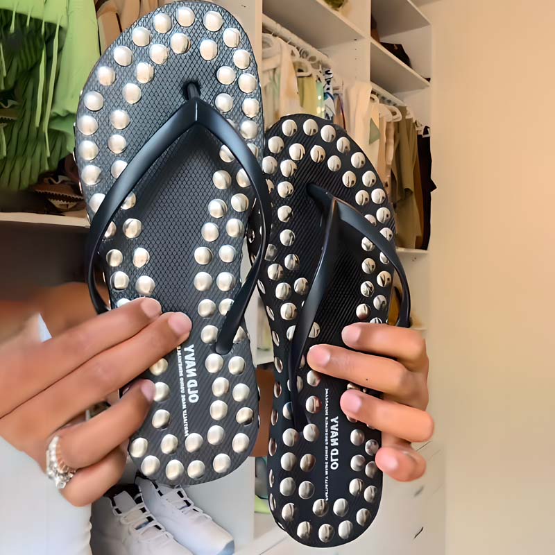 Fashion Rivet Flat Flip Flops