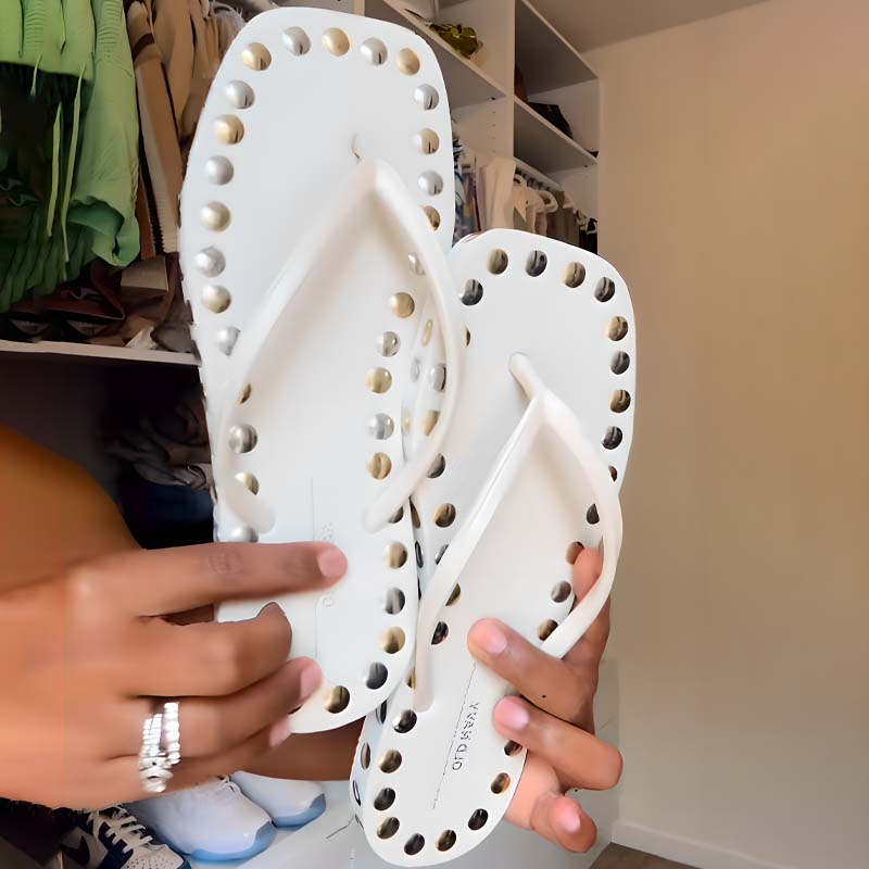 Fashion Rivet Flat Flip Flops