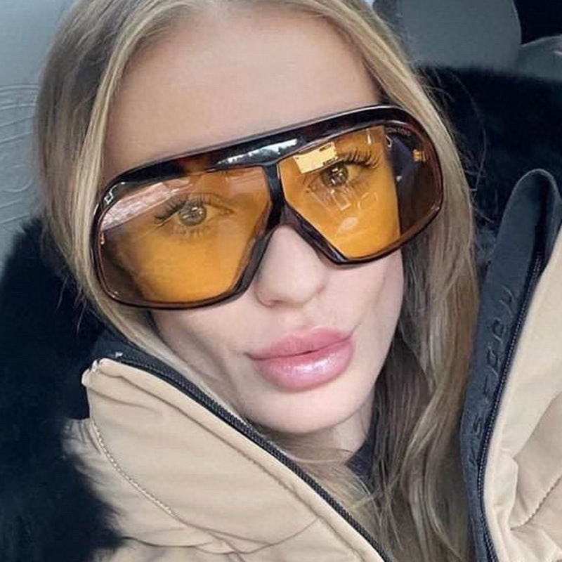 Large Frame Exaggerated Fashion Sunglasses
