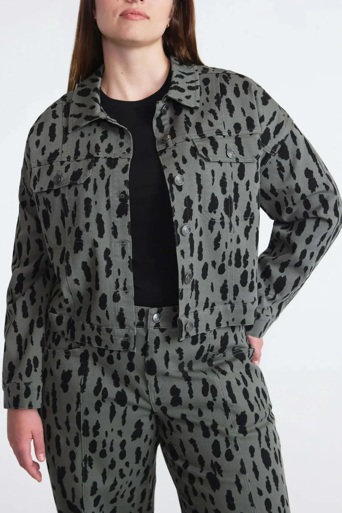 Cropped Denim Trucker Jacket